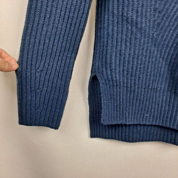 Gap Ladies Boyfriend  Sweater NWOT - Picture 4 of 11